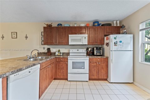 Townhouse in West Palm Beach, Florida 2 bedrooms, 125.42 sq.m. № 1187516 - photo 11