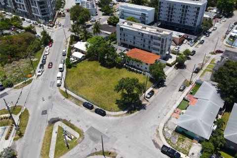 Propiedad comercial en venta en Miami, Florida № 1187805 - foto 1