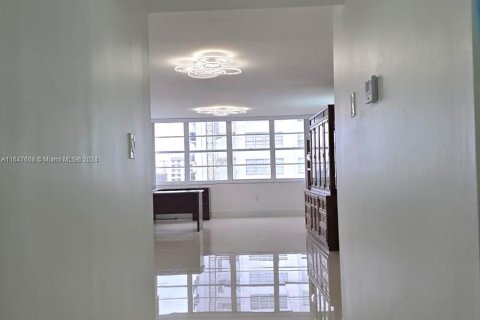 Condominio en venta en Aventura, Florida, 2 dormitorios, 149.11 m2 № 1330222 - foto 3