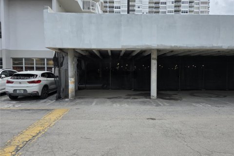 Condo in Aventura, Florida, 2 bedrooms  № 1330222 - photo 29