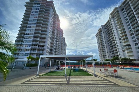 Condo in Aventura, Florida, 2 bedrooms  № 1330222 - photo 26