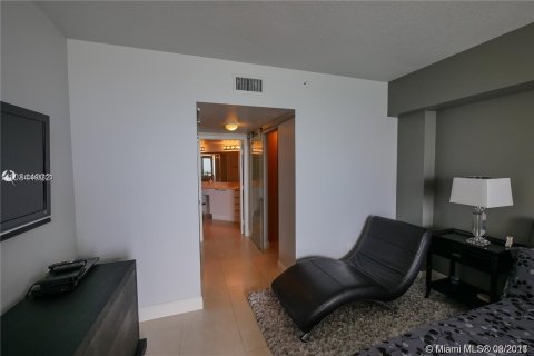 Condominio en alquiler en Sunny Isles Beach, Florida, 3 dormitorios, 159.33 m2 № 12554 - foto 17