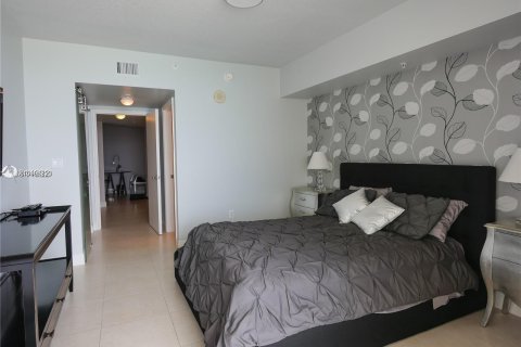 Condominio en alquiler en Sunny Isles Beach, Florida, 3 dormitorios, 159.33 m2 № 12554 - foto 29