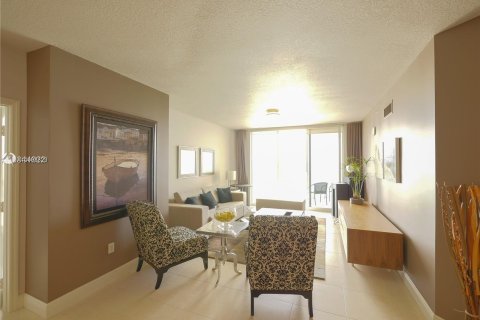 Condominio en alquiler en Sunny Isles Beach, Florida, 3 dormitorios, 159.33 m2 № 12554 - foto 12