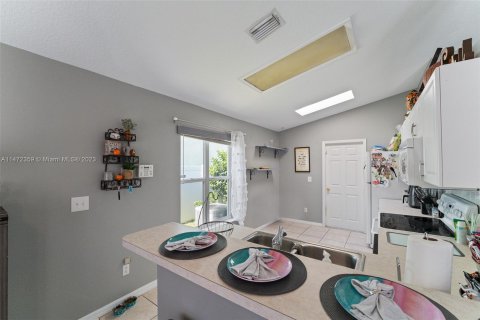 Villa ou maison à vendre à Port St. Lucie, Floride: 3 chambres, 122.82 m2 № 782566 - photo 16
