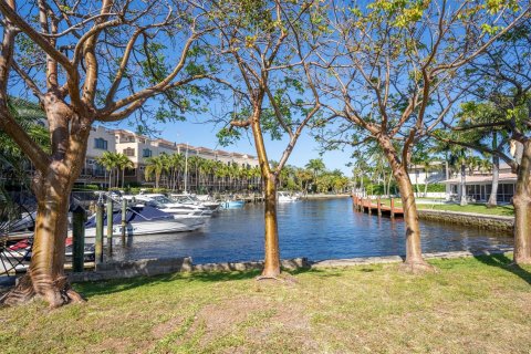 Adosado en venta en Pompano Beach, Florida, 3 dormitorios, 242.75 m2 № 1121449 - foto 6