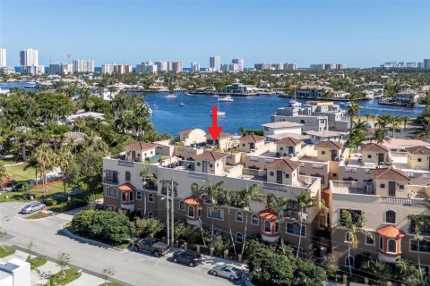 Adosado en venta en Pompano Beach, Florida, 3 dormitorios, 242.75 m2 № 1121449 - foto 7