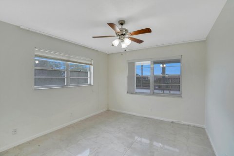 Condo in West Palm Beach, Florida, 2 bedrooms  № 1102267 - photo 17