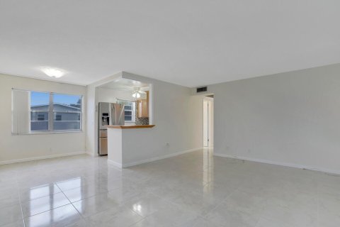 Condo in West Palm Beach, Florida, 2 bedrooms  № 1102267 - photo 26