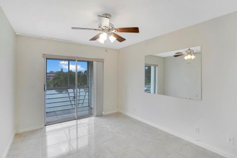 Condo in West Palm Beach, Florida, 2 bedrooms  № 1102267 - photo 15