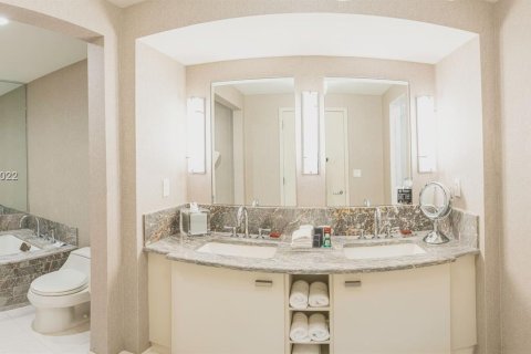 Condominio en venta en Fort Lauderdale, Florida, 3 dormitorios, 148.18 m2 № 57972 - foto 24