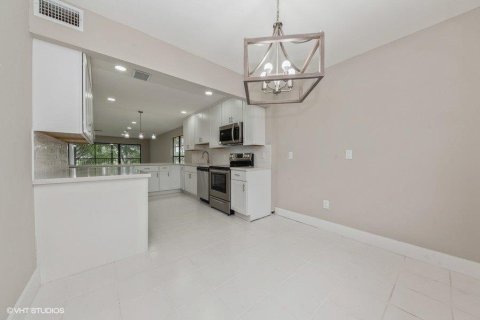 Condominio en venta en Boynton Beach, Florida, 2 dormitorios, 145.11 m2 № 787504 - foto 14