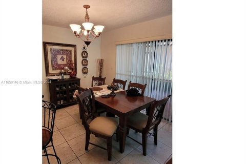 Condominio en venta en Miami, Florida, 3 dormitorios, 106.56 m2 № 1365380 - foto 11