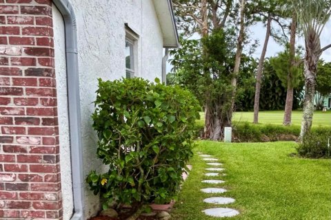 Villa ou maison à louer à Lake Worth, Floride: 2 chambres, 123.1 m2 № 748258 - photo 6