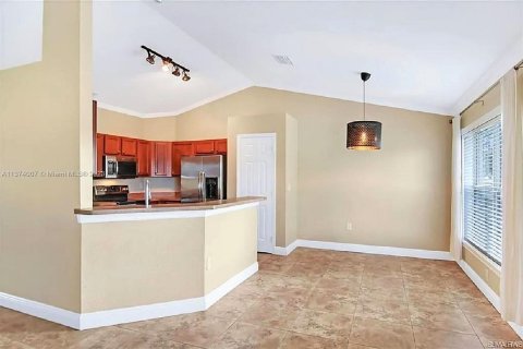 Villa ou maison à vendre à Cape Coral, Floride: 3 chambres, 189.06 m2 № 611664 - photo 21
