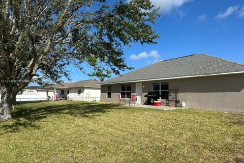 Villa ou maison à vendre à Cape Coral, Floride: 3 chambres, 189.06 m2 № 611664 - photo 10