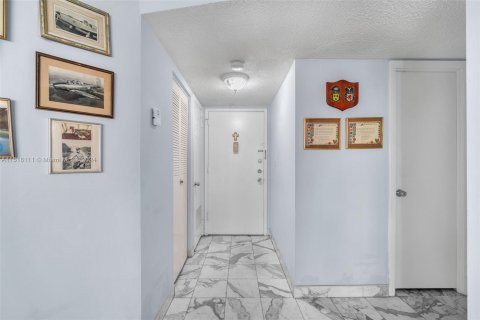 Copropriété à vendre à Aventura, Floride: 1 chambre, 72 m2 № 1101472 - photo 18