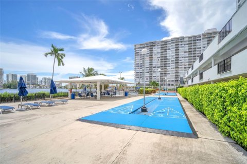 Condo in Aventura, Florida, 1 bedroom  № 1101472 - photo 27