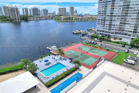 Condo in Aventura, Florida, 1 bedroom  № 1101472 - photo 23