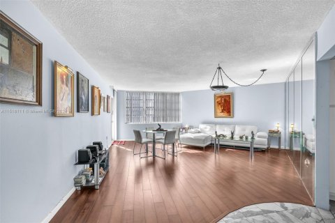 Condo in Aventura, Florida, 1 bedroom  № 1101472 - photo 6