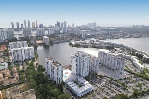 Condo in Aventura, Florida, 1 bedroom  № 1101472 - photo 4