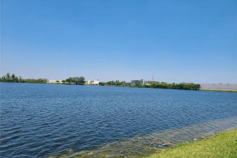 Condominio en venta en Miami Lakes, Florida, 2 dormitorios, 101.26 m2 № 1101430 - foto 23
