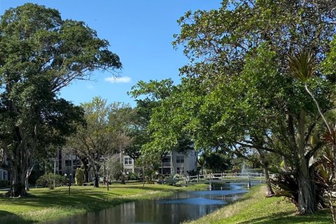 Copropriété à vendre à Lauderdale Lakes, Floride: 2 chambres, 89.19 m2 № 1005500 - photo 1