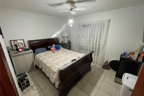 Casa en venta en Cutler Bay, Florida, 5 dormitorios, 260.5 m2 № 1229590 - foto 18