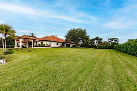 House in Southwest Ranches, Florida 6 bedrooms, 567.82 sq.m. № 1272345 - photo 22