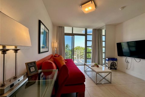 Condo in Miami Beach, Florida, 1 bedroom  № 676557 - photo 18