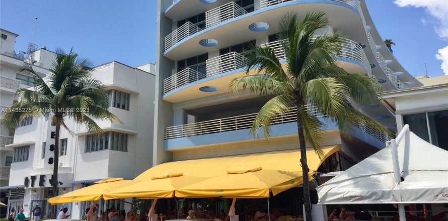 Condo in Miami Beach, Florida, 1 bedroom  № 676557