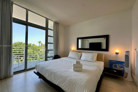 Condo in Miami Beach, Florida, 1 bedroom  № 676557 - photo 22