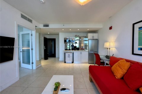 Condo in Miami Beach, Florida, 1 bedroom  № 676557 - photo 15