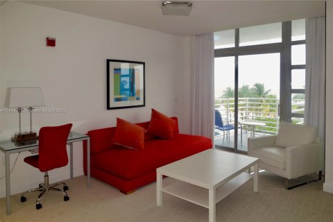 Condo in Miami Beach, Florida, 1 bedroom  № 676557 - photo 3