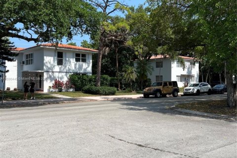 Propiedad comercial en venta en Coral Gables, Florida, 214.05 m2 № 1180042 - foto 3