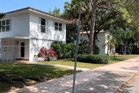 Propiedad comercial en venta en Coral Gables, Florida, 214.05 m2 № 1180042 - foto 7