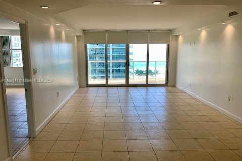 Condominio en venta en Miami Beach, Florida, 2 dormitorios, 126.53 m2 № 1332896 - foto 2