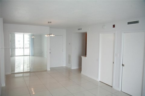 Condominio en venta en Miami Beach, Florida, 1 dormitorio, 62.8 m2 № 1332897 - foto 7