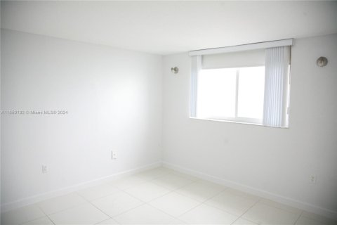 Condominio en venta en Miami Beach, Florida, 1 dormitorio, 62.8 m2 № 1332897 - foto 11