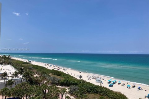 Condominio en venta en Miami Beach, Florida, 1 dormitorio, 62.8 m2 № 1332897 - foto 1