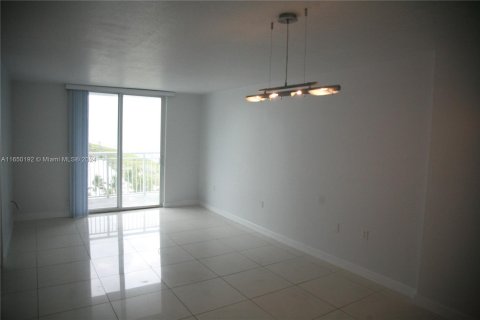 Condominio en venta en Miami Beach, Florida, 1 dormitorio, 62.8 m2 № 1332897 - foto 6