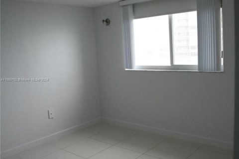 Condo in Miami Beach, Florida, 1 bedroom  № 1332897 - photo 8