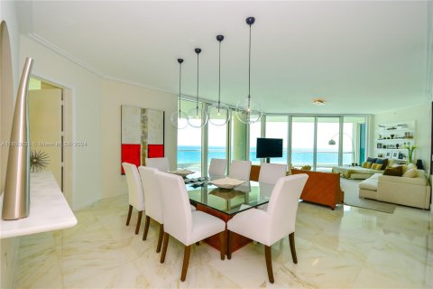 Condo in Sunny Isles Beach, Florida, 4 bedrooms  № 1332940 - photo 15