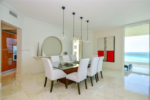 Condo in Sunny Isles Beach, Florida, 4 bedrooms  № 1332940 - photo 16