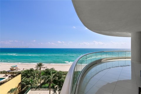 Condo in Sunny Isles Beach, Florida, 4 bedrooms  № 1332940 - photo 10