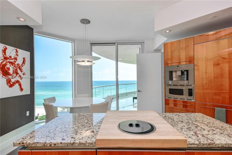 Condo in Sunny Isles Beach, Florida, 4 bedrooms  № 1332940 - photo 12