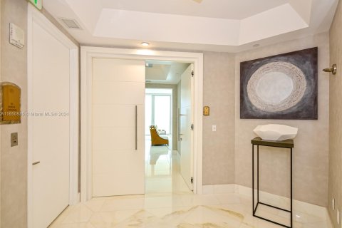 Condo in Sunny Isles Beach, Florida, 4 bedrooms  № 1332940 - photo 3