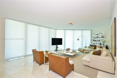 Condo in Sunny Isles Beach, Florida, 4 bedrooms  № 1332940 - photo 8