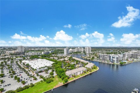 Condominio en venta en Hollywood, Florida, 1 dormitorio, 73.86 m2 № 1081310 - foto 15