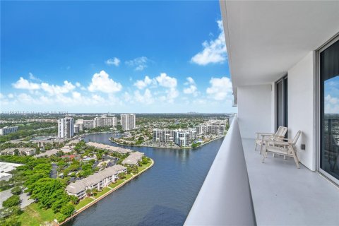 Condominio en venta en Hollywood, Florida, 1 dormitorio, 73.86 m2 № 1081310 - foto 13